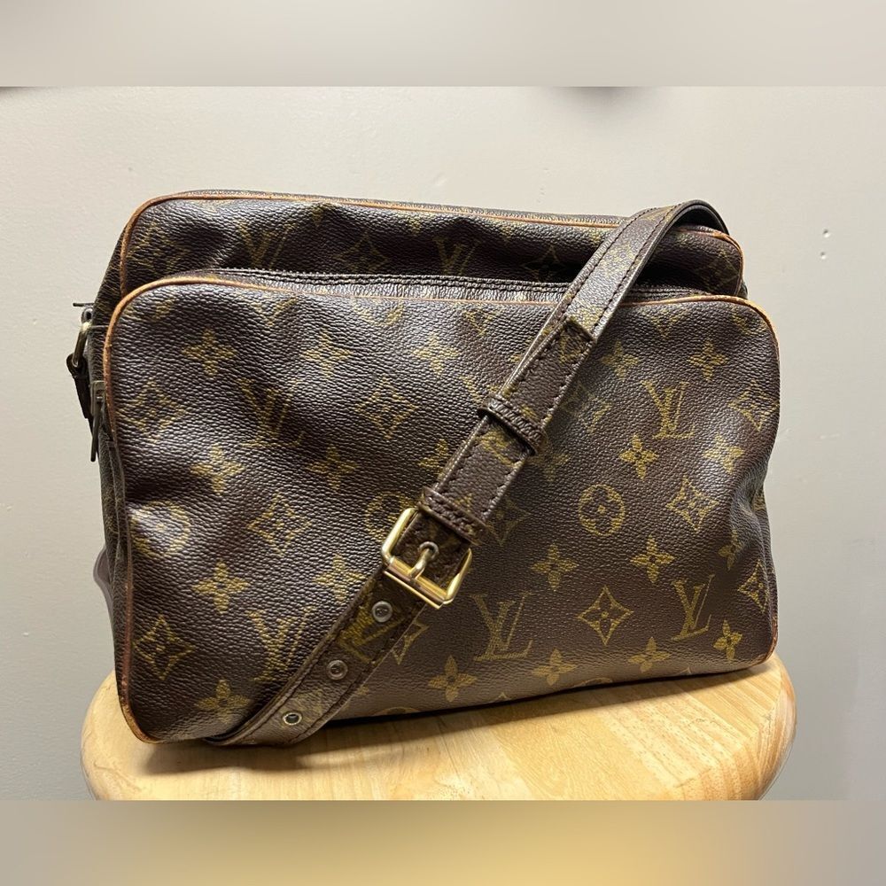 Louis Vuitton Nile Crossbody bag in Monogram